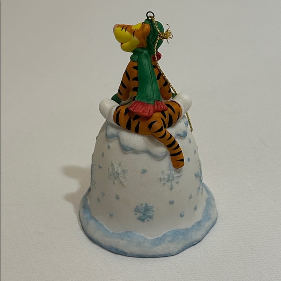 RARE! TIGGER DISNEY WINNIE THE POOH WINTER BELL